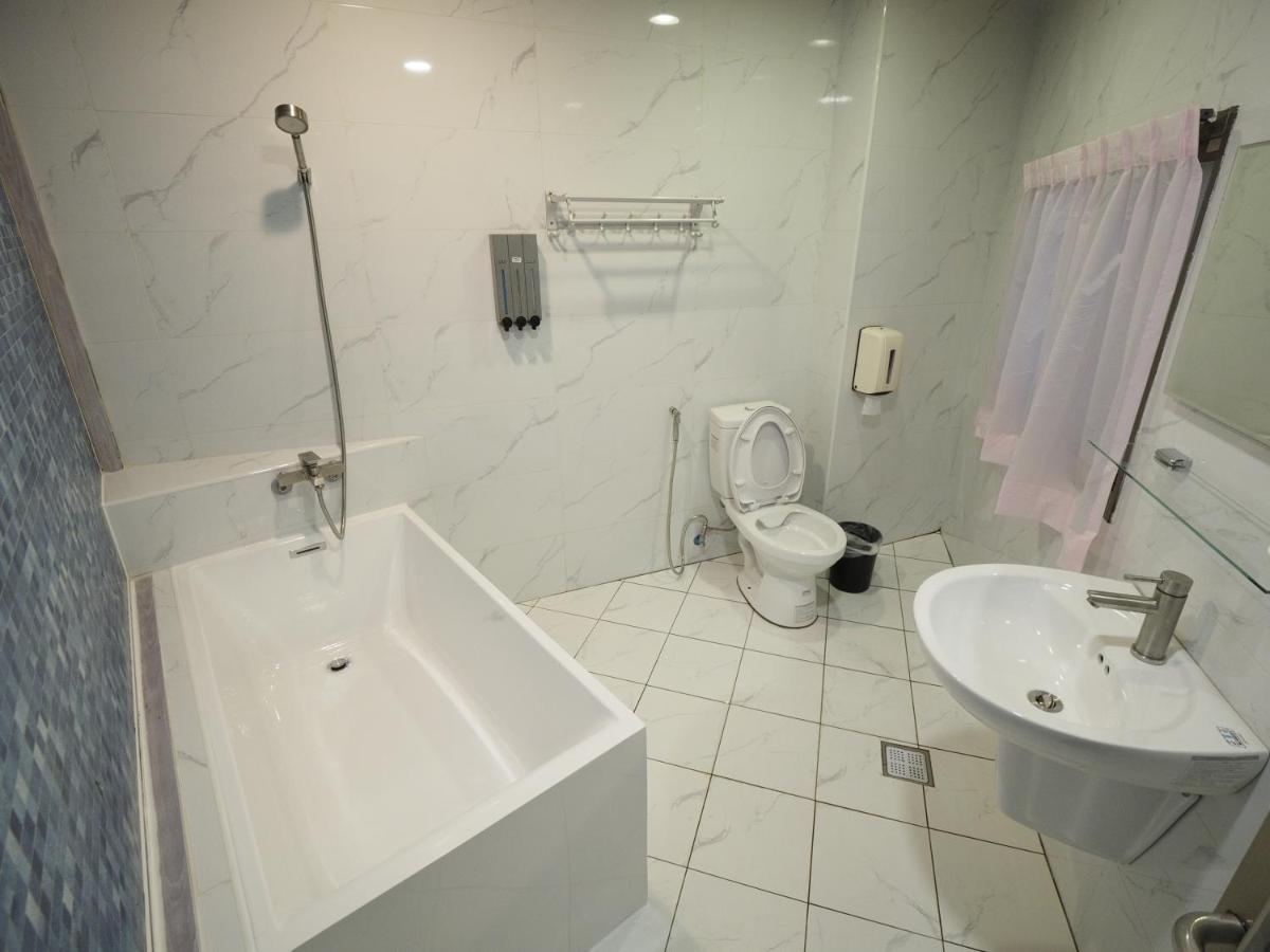 合悅都會商旅 Heyue Hotel Kota Hsinchu Bagian luar foto