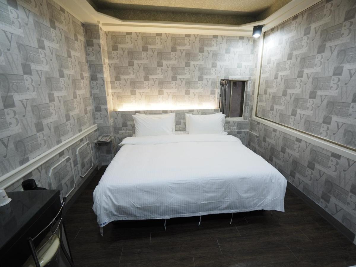合悅都會商旅 Heyue Hotel Kota Hsinchu Bagian luar foto
